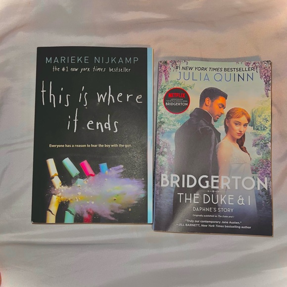 Bridgerton book #1 and this is where it ends book bundle - Picture 1 of 1